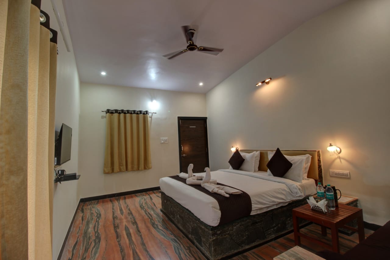 Super Deluxe room interior details