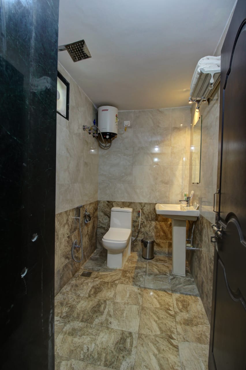 Modern en-suite bathroom with premium fittings